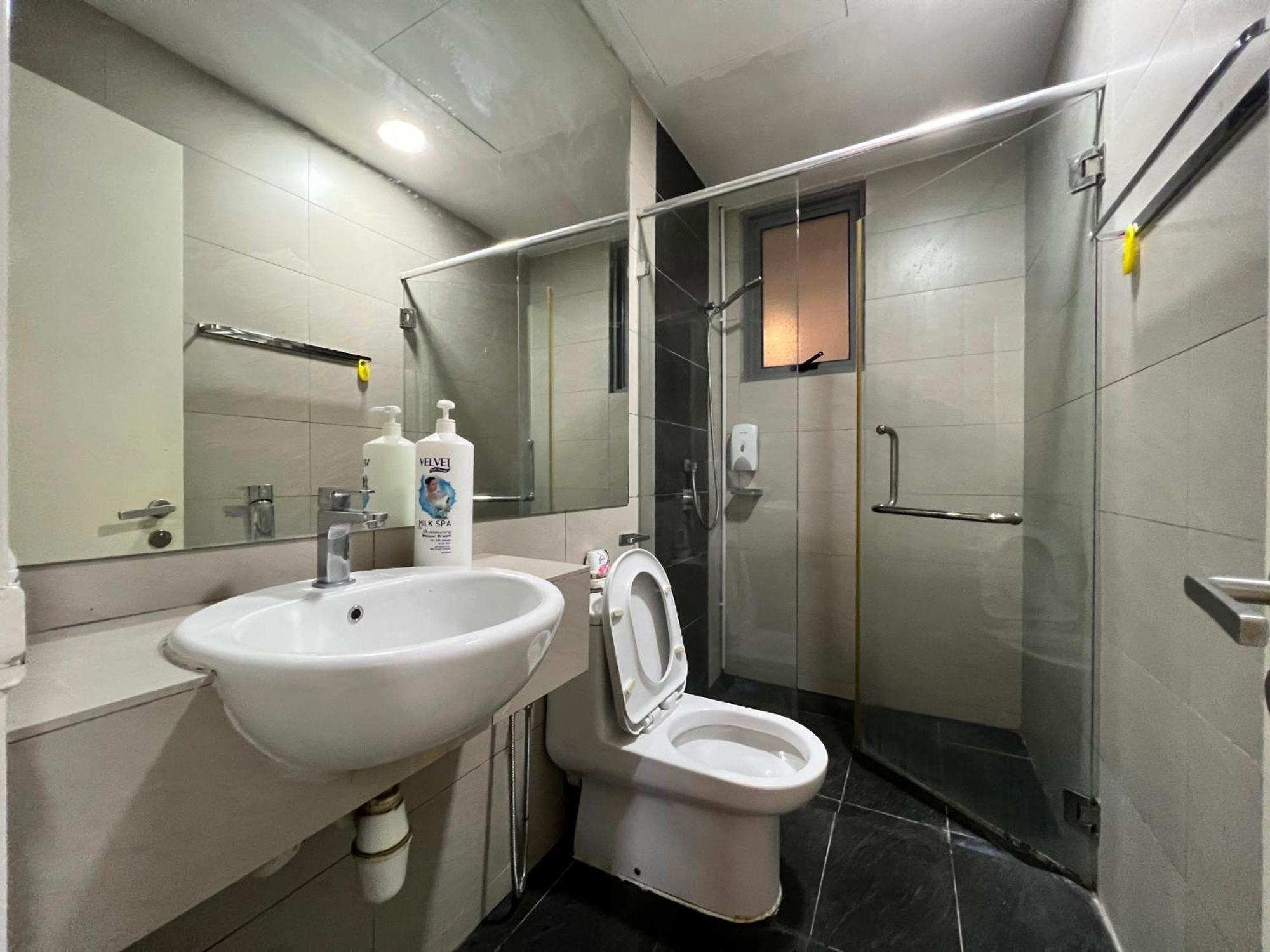 Capital O 90987 The Loft Residences Homestay @ Imago Shopping Mall 2 Kampong Sembulan Esterno foto