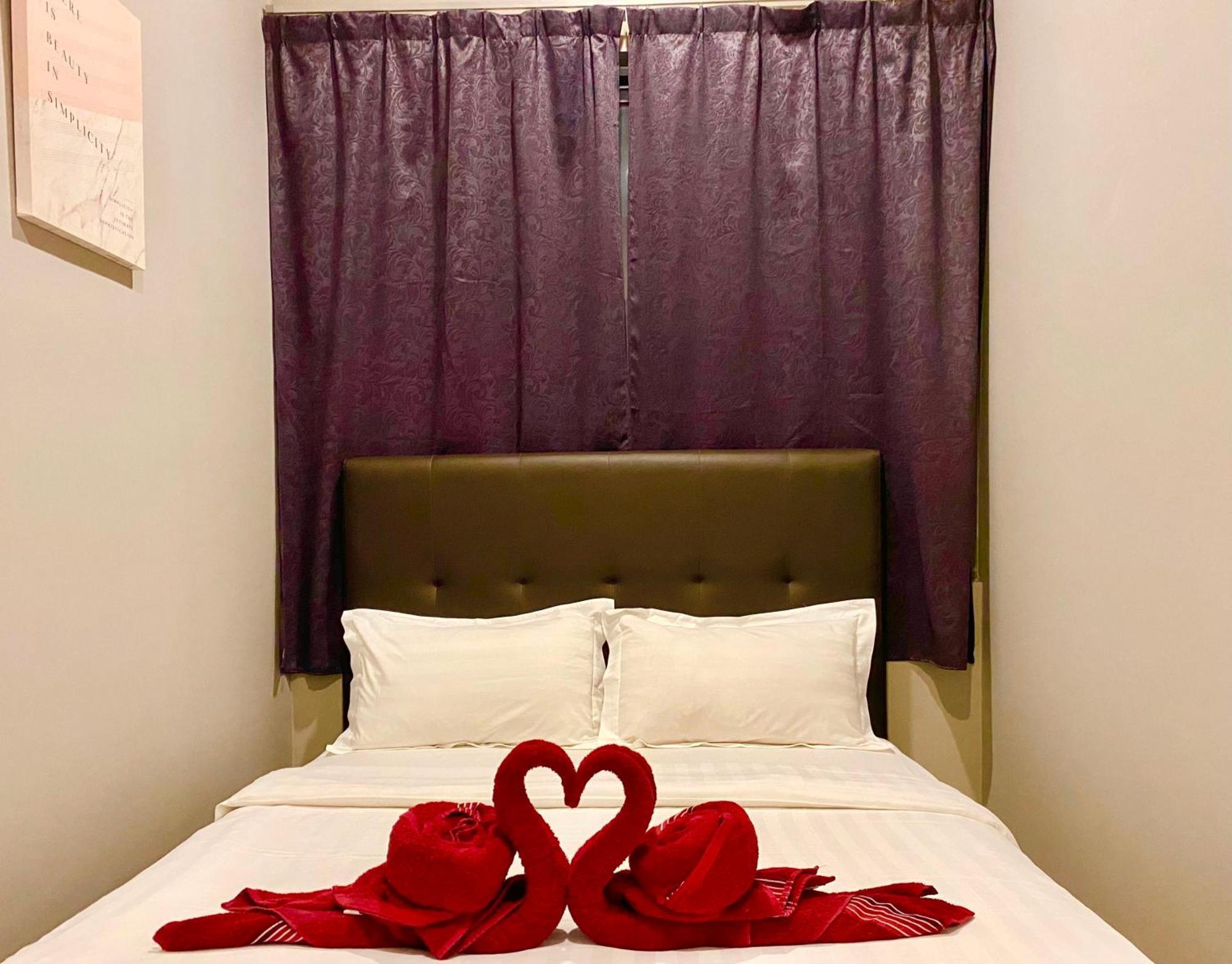 Capital O 90987 The Loft Residences Homestay @ Imago Shopping Mall 2 Kampong Sembulan Esterno foto