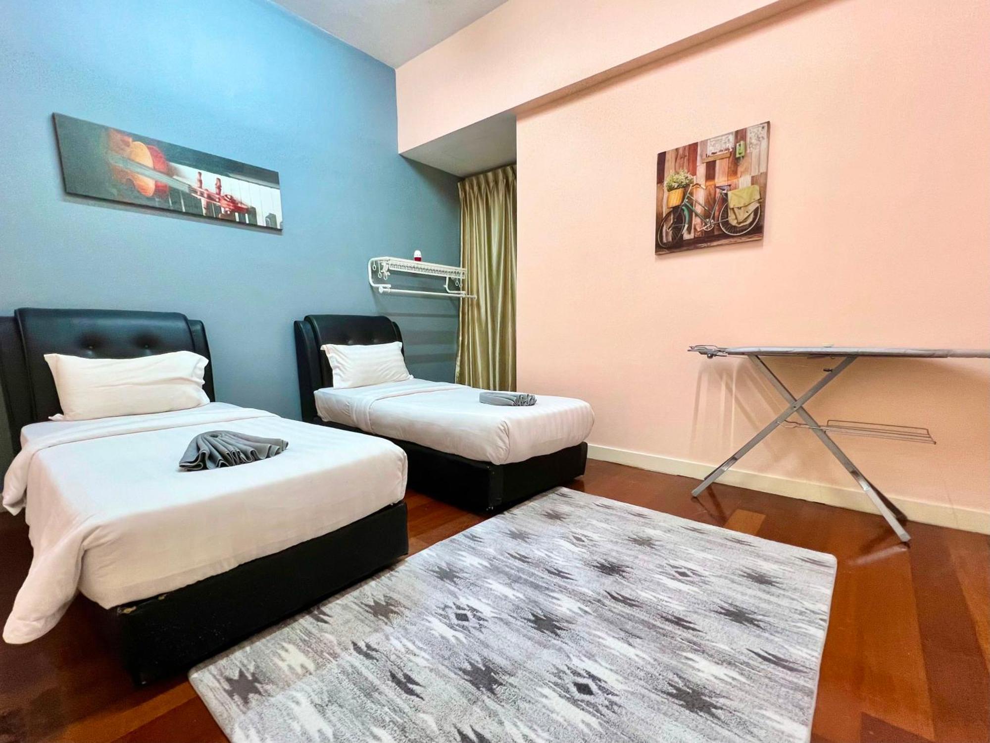 Capital O 90987 The Loft Residences Homestay @ Imago Shopping Mall 2 Kampong Sembulan Esterno foto