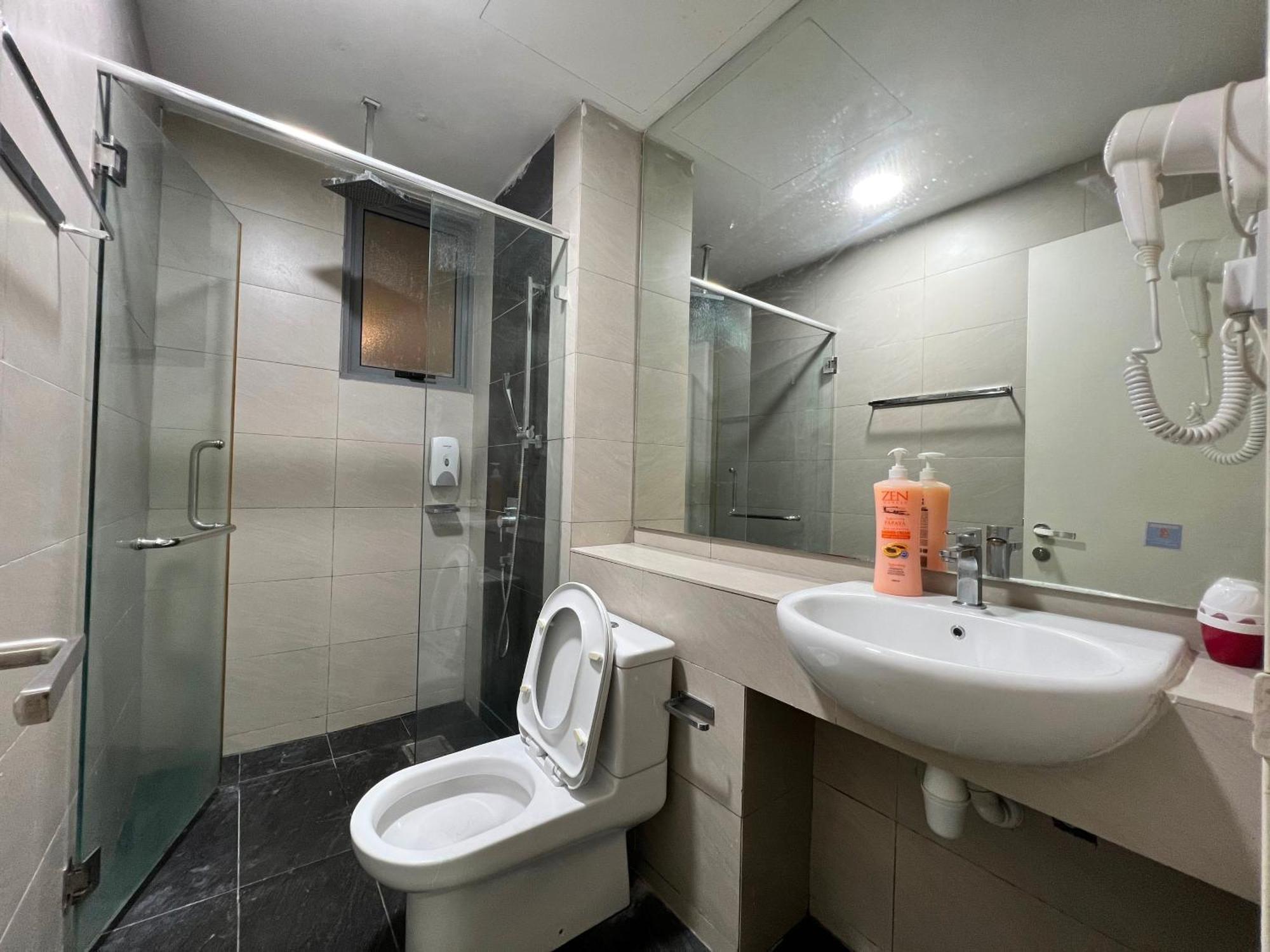 Capital O 90987 The Loft Residences Homestay @ Imago Shopping Mall 2 Kampong Sembulan Esterno foto