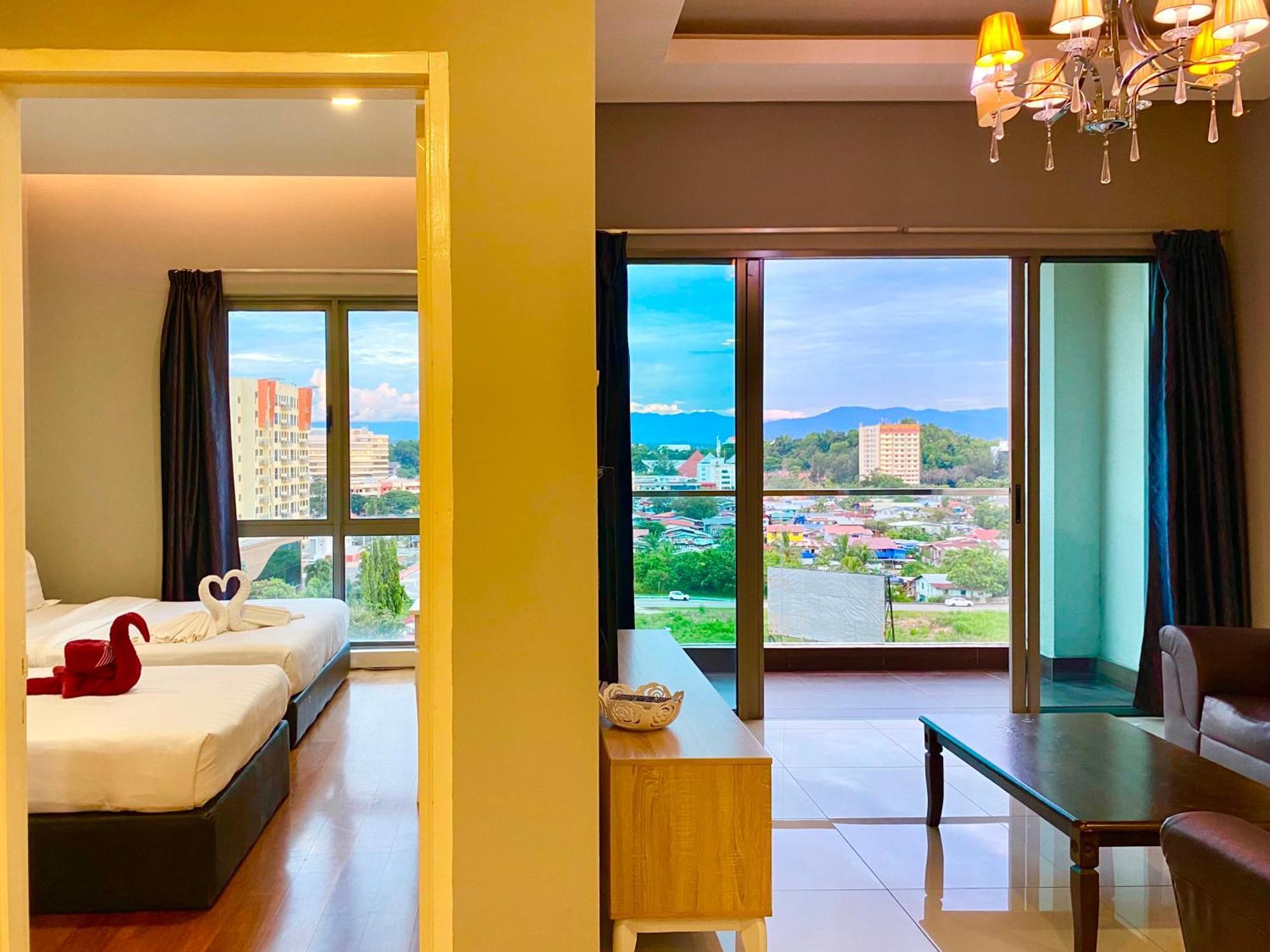 Capital O 90987 The Loft Residences Homestay @ Imago Shopping Mall 2 Kampong Sembulan Esterno foto