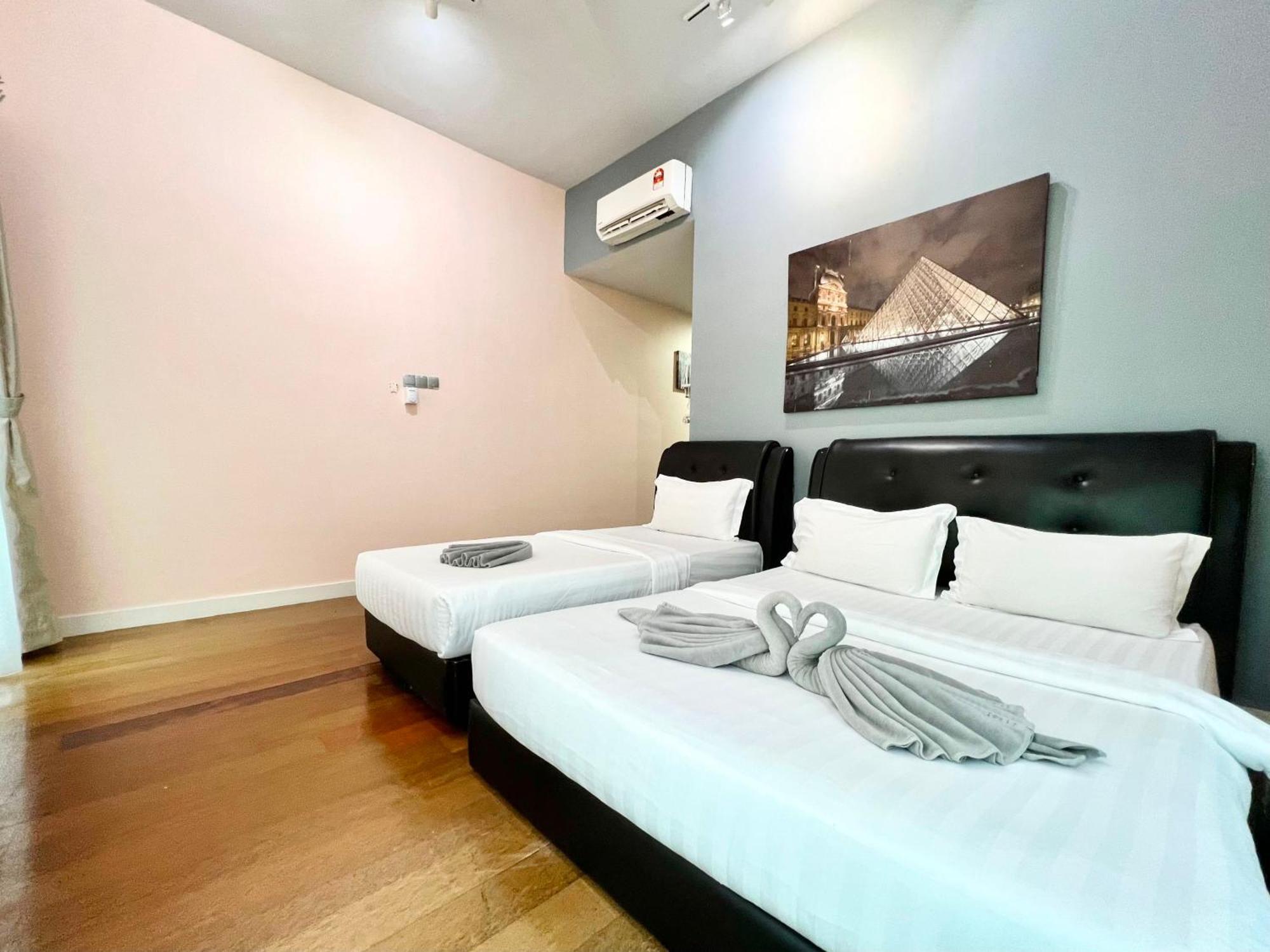 Capital O 90987 The Loft Residences Homestay @ Imago Shopping Mall 2 Kampong Sembulan Esterno foto